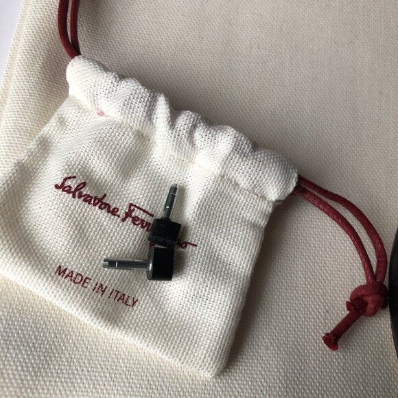 Salvatore Ferragamo Women's Zeri Pointed-Toe Leather Bow Pumps Black - Picture 11 of 12